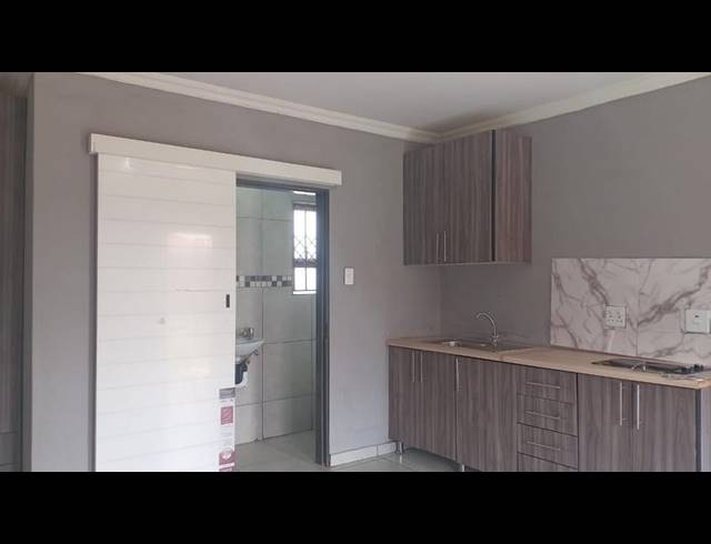 1 BEDROOM PROPERTY TO RENT IN DAWN PARK